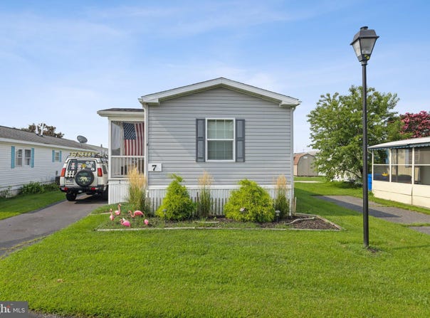7 SPINNING WHEEL Lane, REHOBOTH BEACH, DE 19971