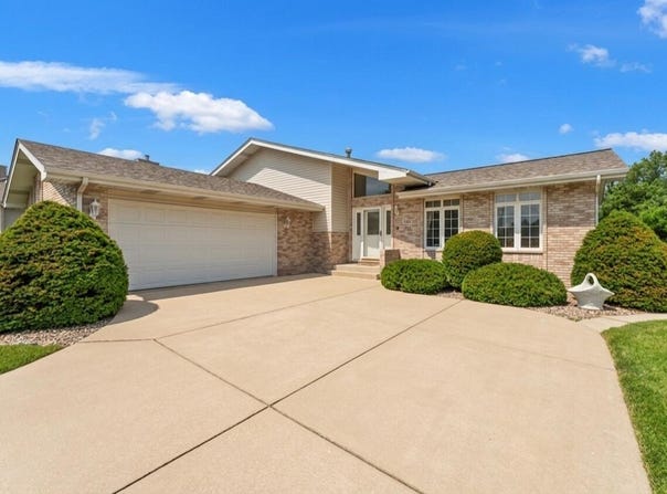 3128 Austgen Place, Dyer, IN 46311