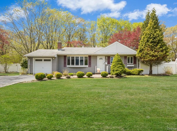 34 Oxbow Road, Patchogue, NY 11772