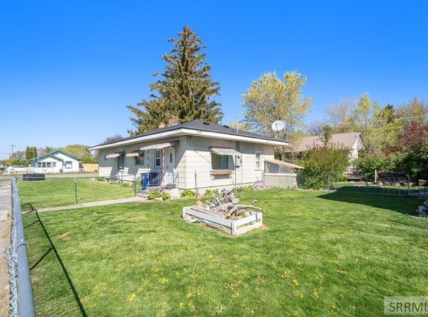 406 1st W, Ririe, ID 83443