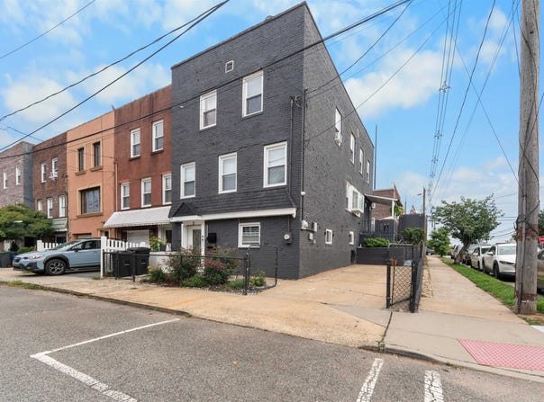 2 EGAN CT, Bayonne, NJ 07002