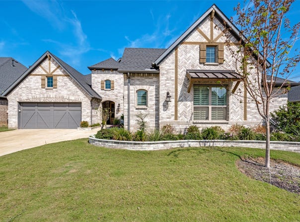 311 Waters Edge Drive, Argyle, TX 76226