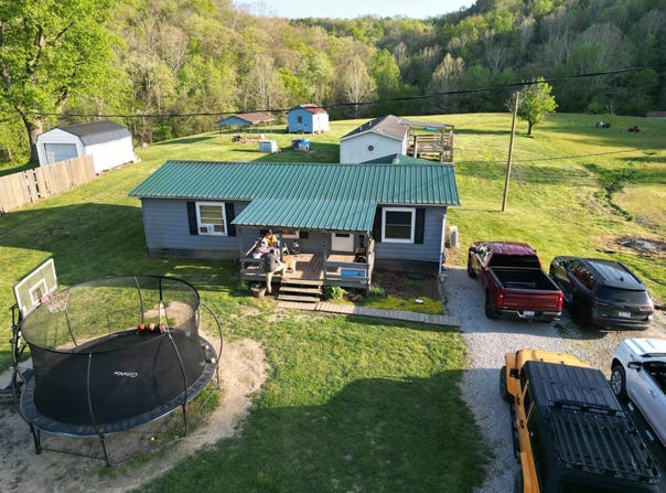 1081 River Road, Walton, WV 25286
