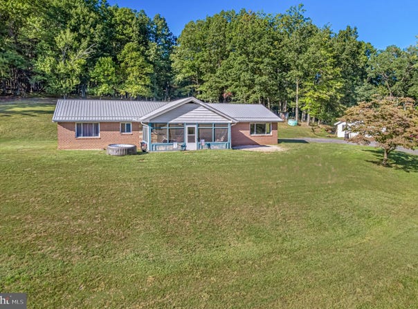 9304 KNOBLEY, KEYSER, WV 26726