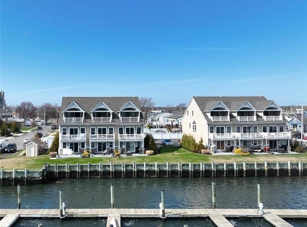 100 Empire Boulevard, Island Park, NY 11558