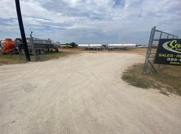 8306 I-20, Clyde, TX 79510