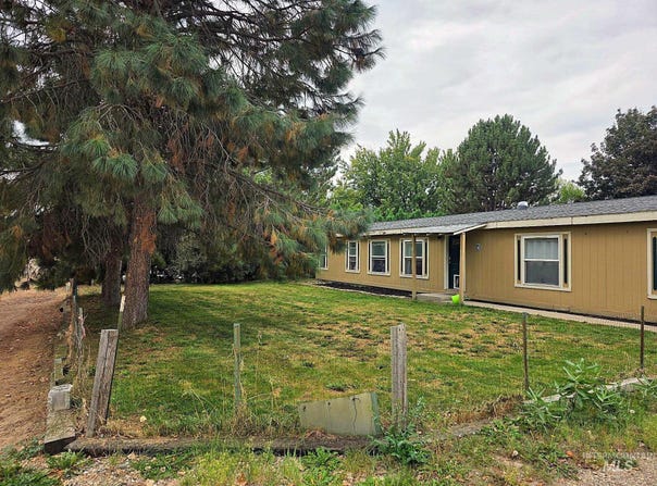 13821 Gary Ln, Caldwell, ID 83607