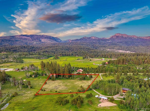 14055 Deerfield Rd, McCall, ID 83638