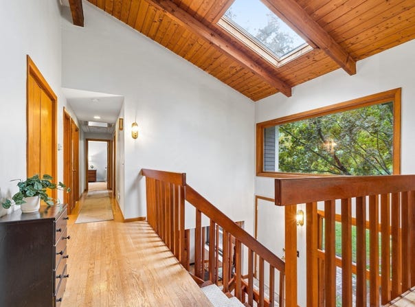 10 Lowell Dr, Stow, MA 01775