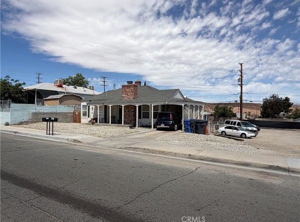 137 W Fredricks, Barstow, CA 92311