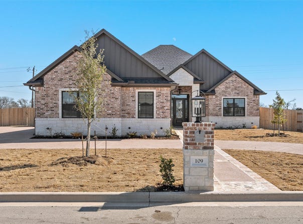 109 Water View Lane, Robinson, TX 76706
