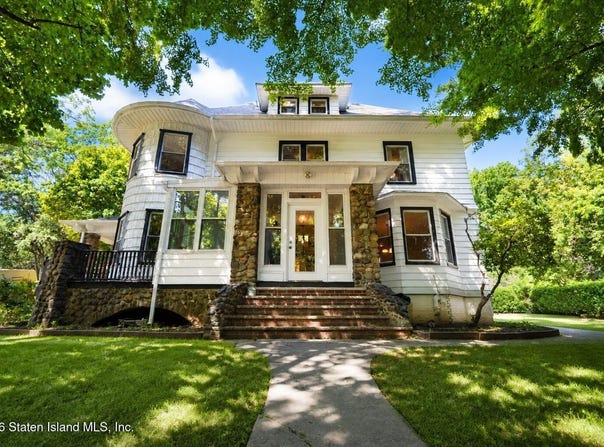 150 Douglas Road, Staten Island, NY 10304