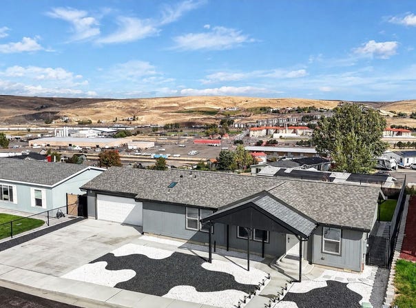 3033 SW Terrace Dr, Pendleton, OR 97801