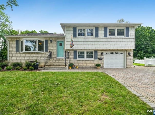 49 Skyview Road, Bloomfield, NJ 07003