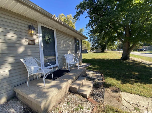 108 E Piper Street, Bluffs, IL 62621