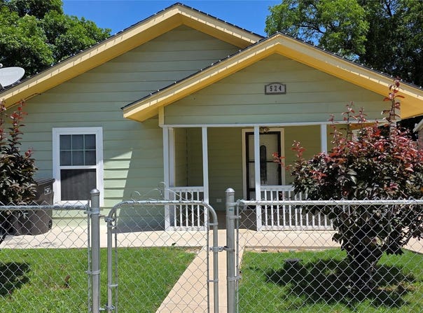 524 W Broadus Avenue, Fort Worth, TX 76115