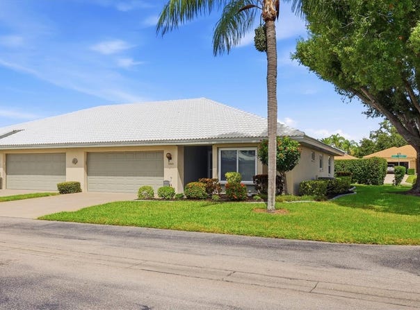 3160 NIGHT HERON Lane, VENICE, FL 34293