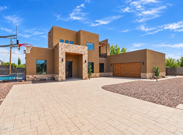 440 SCHLEY Drive, Clint, TX 79836