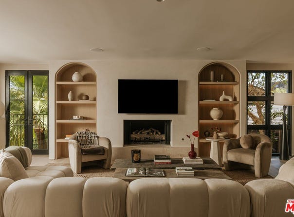 1417 Bluebird Ave, Los Angeles, CA 90069