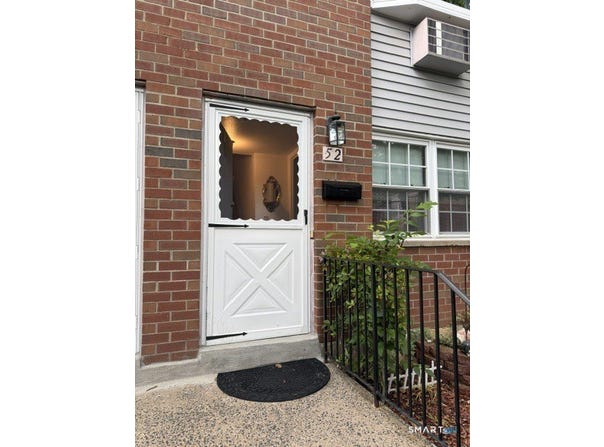 35 Beths Avenue, Bristol, CT 06010