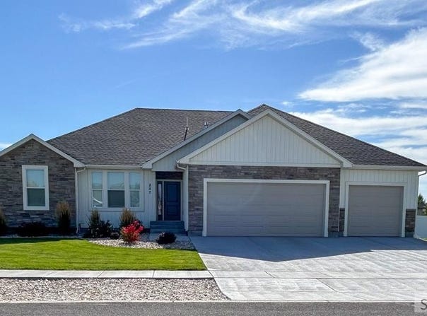857 Oak Hill Way, Rexburg, ID 83440
