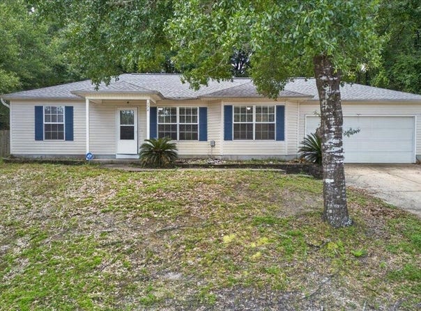 326 Lakeview Drive, Crestview, FL 32536