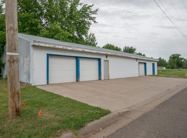 Elmhurst Avenue, Braham, MN 55006