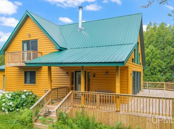 478S Harbor Lights Trail, Manistique, MI 49854