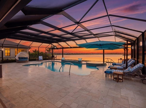 829 Hookline Circle, Loxahatchee, FL 33470