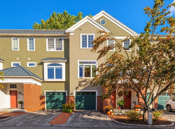 98 Riverwalk Way, Manchester, NH 03101