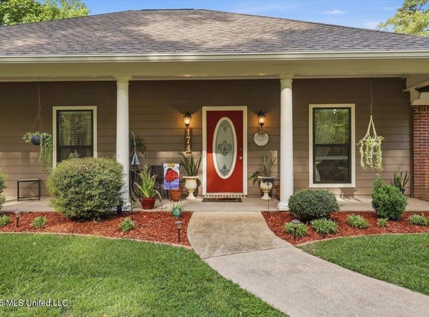 174 S Eagle Ridge Drive, Florence, MS 39073