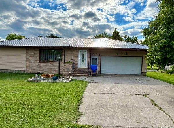 525 Herreid St, Leola, SD 57456