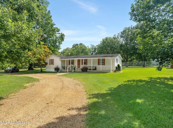 2115 Old Brookhaven Road, Summit, MS 39666