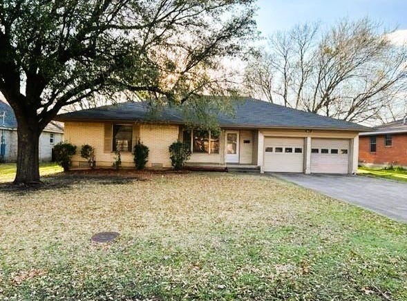 201 Martin Drive, Lancaster, TX 75146