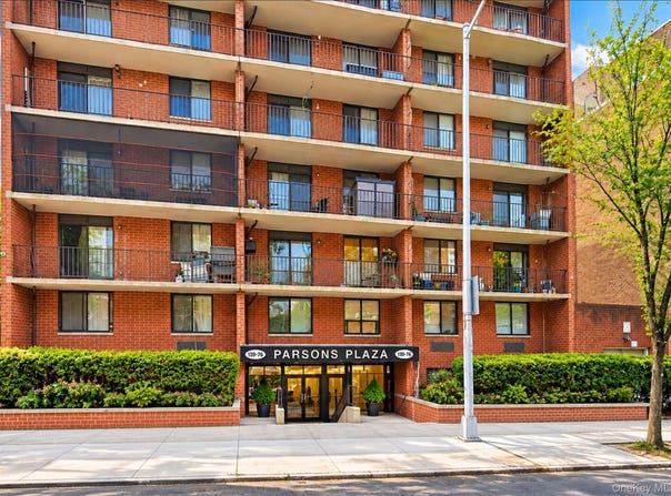13976 35th Avenue, Flushing, NY 11354