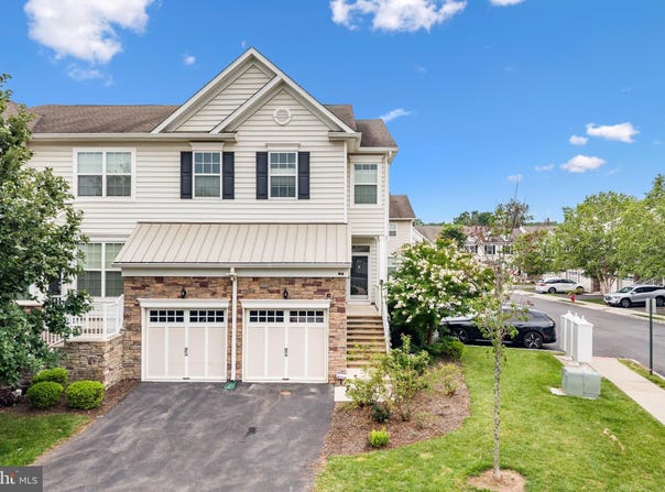 33 CORTLAND Place, SKILLMAN, NJ 08558