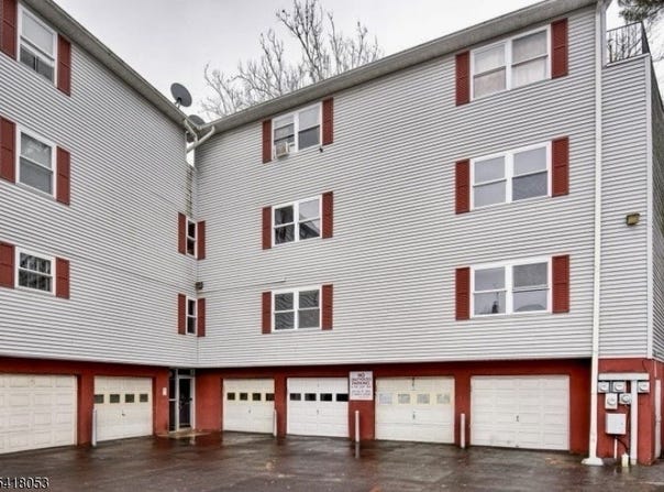 51 Smith St, Irvington Twp., NJ 07111-2461