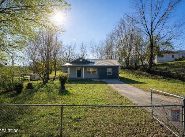205 N 12th St, LaFollette, TN 37766