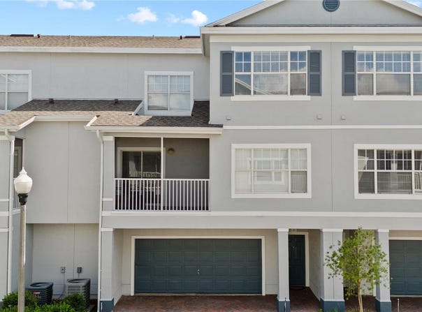 2586 GRAND CENTRAL Parkway, ORLANDO, FL 32839