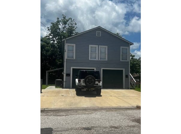 305 E Sabine, Victoria, TX 77901