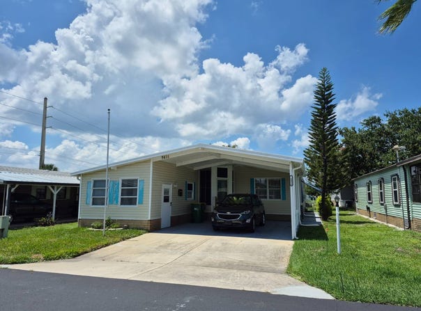 8456 Cherish Dr, Micco, FL 32976