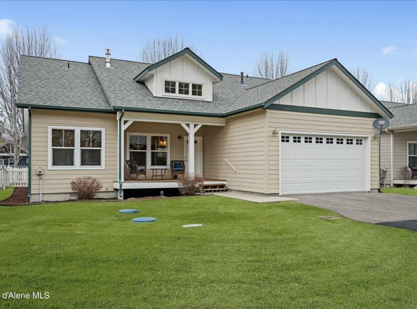 424 Becker Ln, Dover, ID 83825