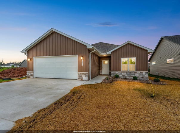 3110 LAZY OAK Drive, GREEN BAY, WI 54311