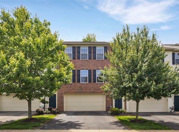 284 Broadstone Dr, Mars, PA 16046