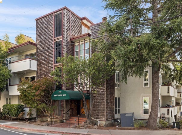 127 Bayo Vista Ave, Oakland, CA 94611