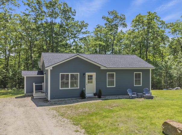 193 Dunton Road, Naples, ME 04055