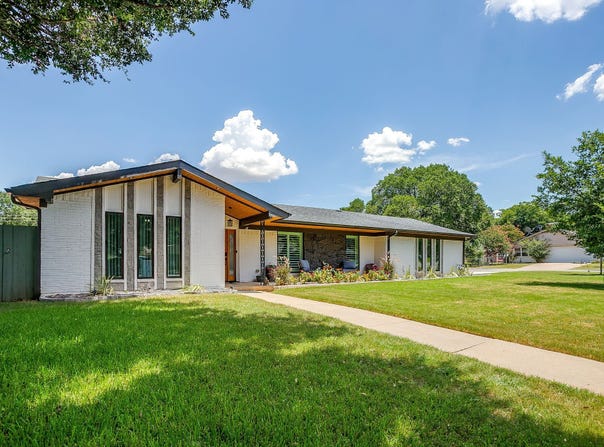 400 Glenn Drive, Hurst, TX 76053