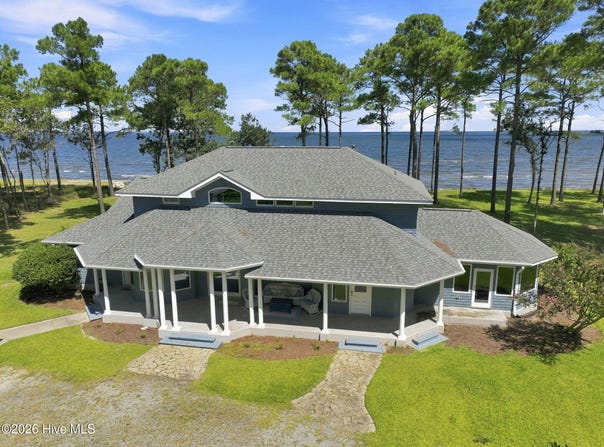 492 Sandy Point Drive, Beaufort, NC 28516