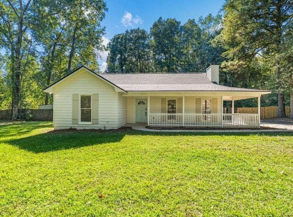 21 Dogwood Court, Smiths Station, AL 36877