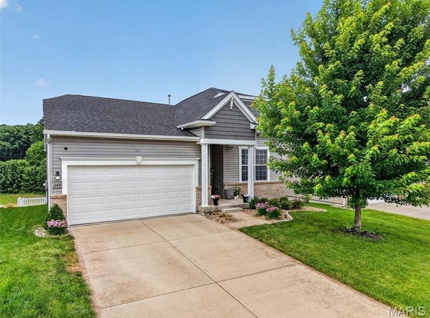 248 Thorn Brook Drive, O'Fallon, MO 63366